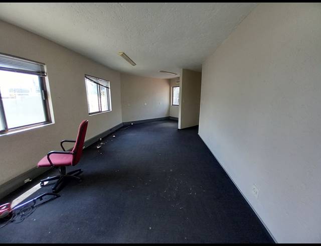 775M² OFFICE TO LET IN BRYANSTON